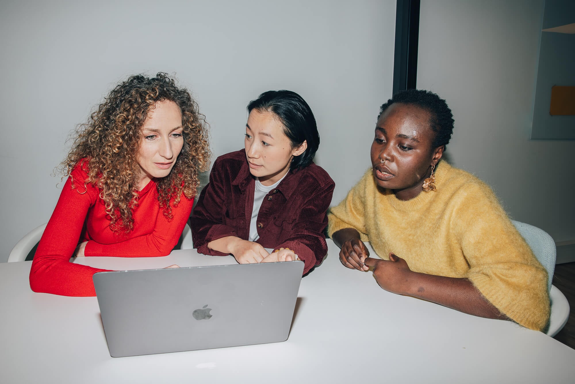 Employer Branding: 4 Lessons from Companies That Hire Differently